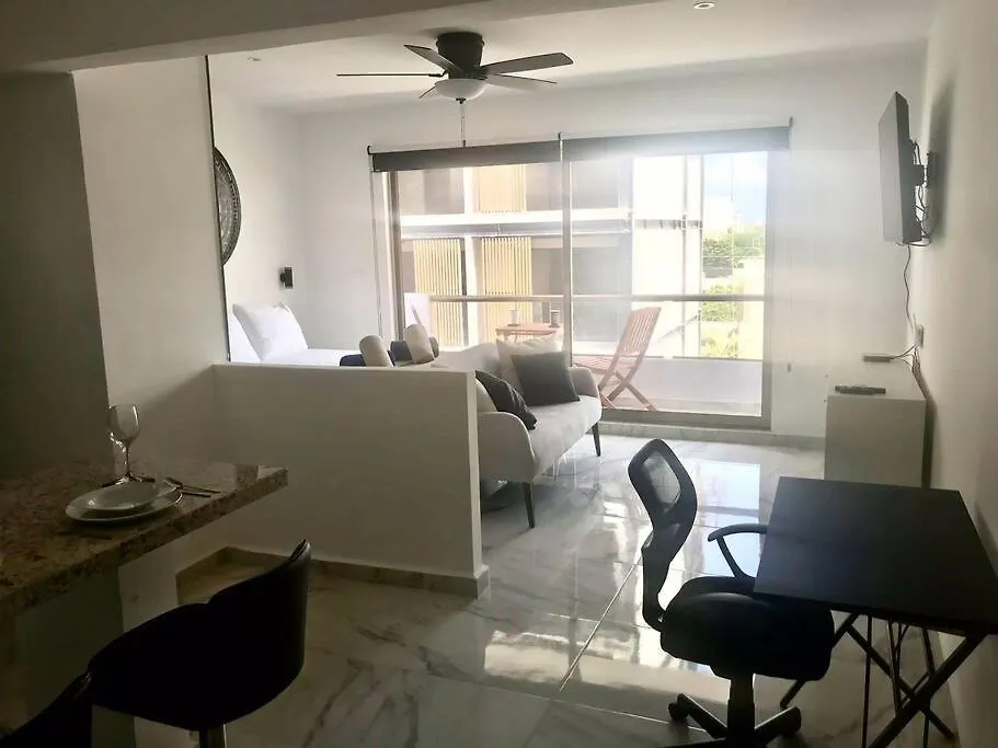 Apartment 5A Lia 12 Studio 1 Block From 5 Av Wifi 60 Mbs Playa del Carmen