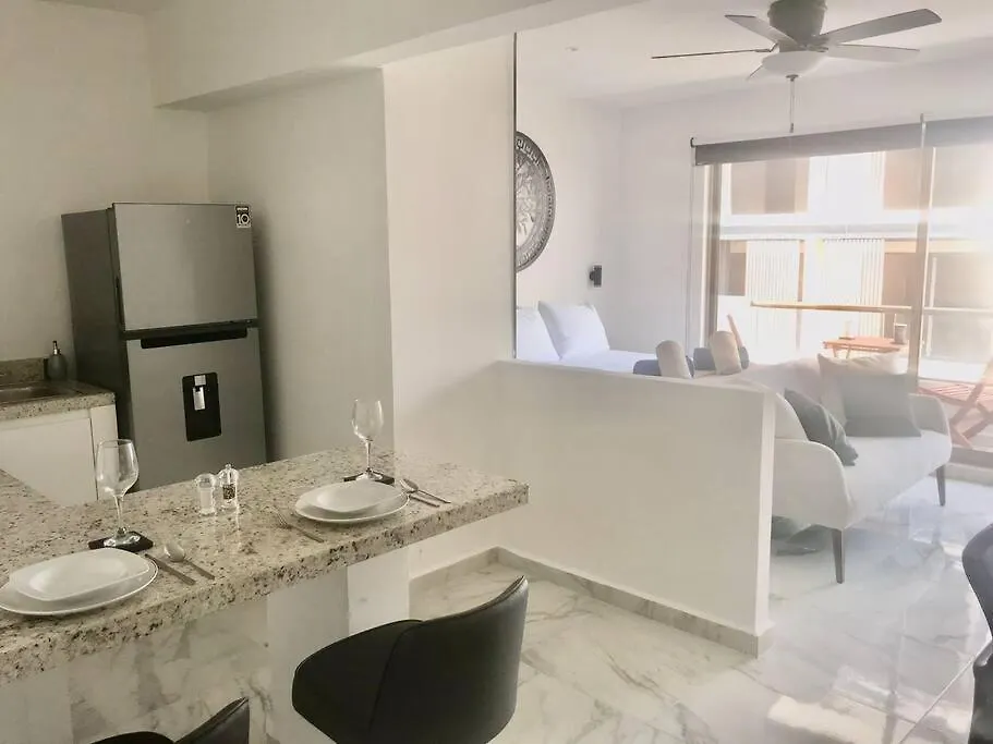 Apartment 5A Lia 12 Studio 1 Block From 5 Av Wifi 60 Mbs Playa del Carmen